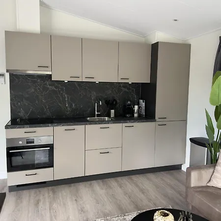 De Meeuw 홀리데이파크 *